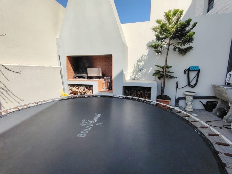 3 Bedroom Property for Sale in Hartenbos Central Western Cape